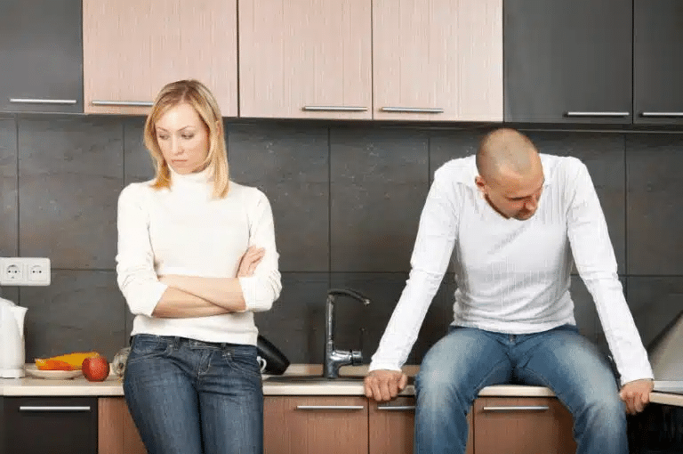 couple seeking therapy for compulsive behaviour